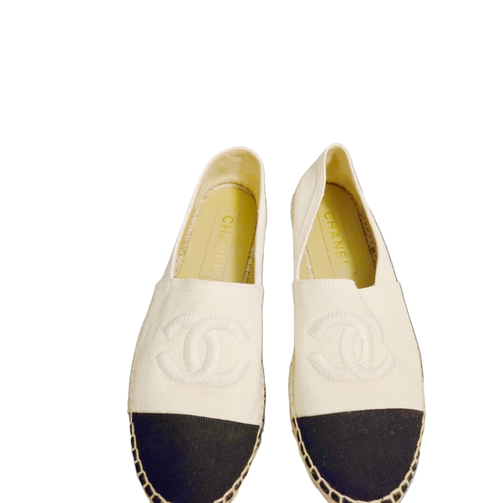 Chanel Women's Cream and Black Canvas CC Espadrilles, Like New - Picture 6 of 8